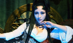 《夏美的萤火虫》曝光新预告 有村架纯忆父落泪 2016-04-23 由人气年轻女演员有村架纯主演的广木隆一导演作《夏美的萤火虫》曝正式海报以及新预告，由Uru演唱的电影主题曲也首次穿插在预告片中一并曝光。